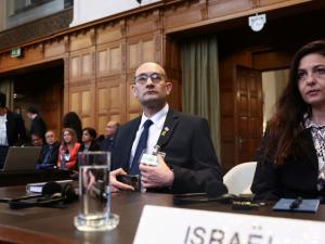 الاحتلال الإسرائيلي يدّعي وجود 50 نفقاً بين غزة ومصر.. مندوبه في لاهاي تنصل من ارتكاب “إبادة” بغزة