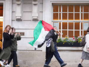 محامون يرفعون قضية في بريطانيا لوقف تصدير الأسلحة لإسرائيل