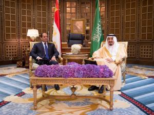لقاء يجمع الملك السعودي والرئيس المصري