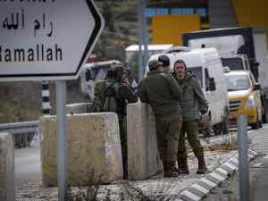 الاحتلال يغلق حاجز حوارة العسكري جنوب نابلس