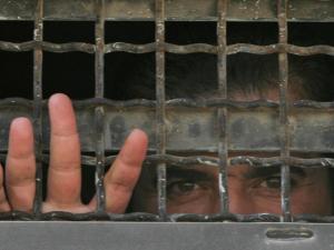 الجريح عطاونه محتجز في مستشفى "بلنسون" ووضعه مستقر