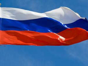 السفارة الروسية في كييف تحتج على تحطيم سيارات تابعة لها