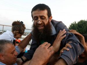 نقل المحرر خضر خضر عدنان إلى مشفى المقاصد بالقدس