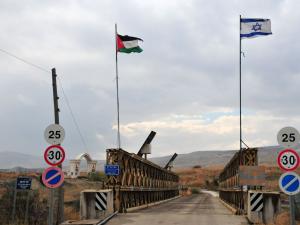 إسرائيل تشيّد "جدارًا أمنيا" مع الأردن