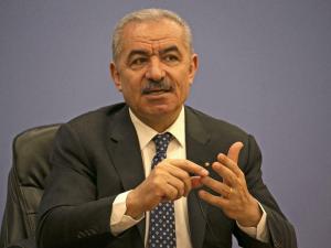 اشتية: رفع قيمة ضريبة المغادرة إجراء إسرائيلي أحادي يتنافى مع الاتفاقيات