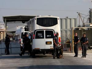 تمديد أمر الإفراج عن الأسرى الفلسطينيين ذوي الأحكام القصيرة