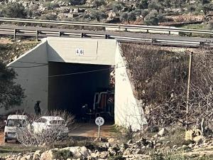 بالصور إصابة خطيرة بعد إطلاق قوات الاحتلال النار صوب أحد الشبان في منطقة سلواد برام الله