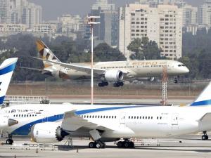 الاحتلال يقرر تحويل حركة الطائرات من مطار "بن غوريون" لمسارات أخرى