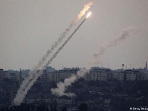 بينها صواريخ "عياش 250".. المقاومة تجري مناورة صاروخية كبيرة