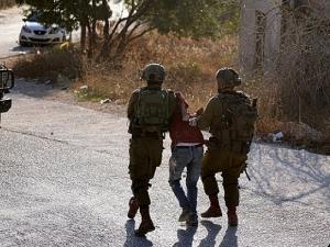 حملة اعتقالات واسعة بالضفة تخللتها اشتباكات ومواجهات