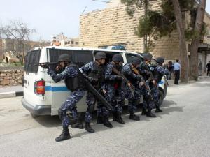 الشرطة تعتقل 16 شخصًا إثر شجار ببلدة طمون