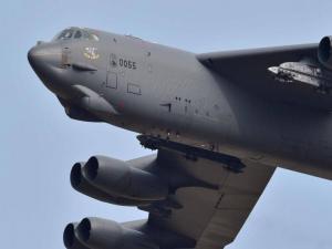 قاذفتا B-52 تمرّان بالأجواء الإسرائيلية في طريقهما للخليج