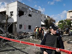 500 شهيد و1650 إصابة بالعدوان على لبنان وحزب الله يقصف قواعد ومطارات عسكرية