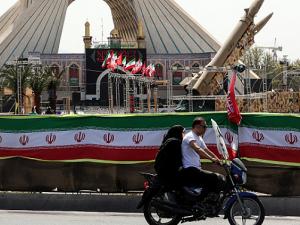 إيران تدرس استهداف مواقع أميركية بأوروبا حال استئناف الحرب