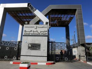 إعلام مصري: القاهرة تنفي موافقتها على نقل معبر رفح.. والسلطة ترفض تكريس الاحتلال باستقدام قوات أجنبية لغزة