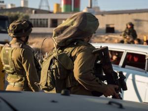 يديعوت: هذه خطة الجيش الإسرائيلي لمحاربة سرقة الأسلحة من المواقع