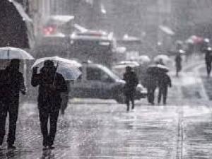 الطقس: انخفاض ملموس وأمطار على مختلف المناطق