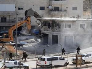 إخطار بهدم منزل عائلة فروخ وأخذ قياسات منزلين لأسيرين بنابلس