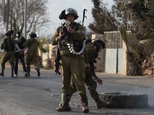 إصابات واعتقال شاب خلال اقتحام مخيم عايدة