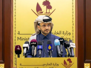 قطر تدعو للضغط على إسرائيل وتؤكد التزام "حماس" باتفاق غزة