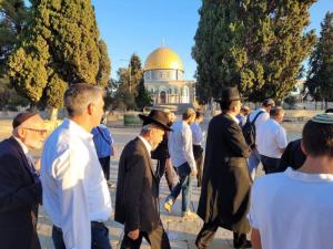 مستوطنون يقتحمون الأقصى ويؤدون طقوسًا تلمودية