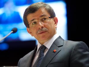 أوغلو: الدستور التركي الجديد سيُبقي النظام العلماني