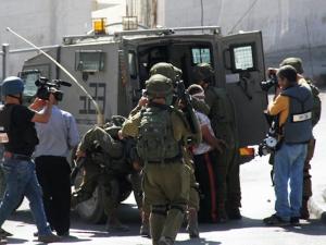 الاحتلال يعتقل عدداً من المواطنين في الضفة الغربية