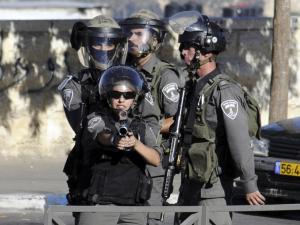 الاحتلال يعتقل فتاة في القدس