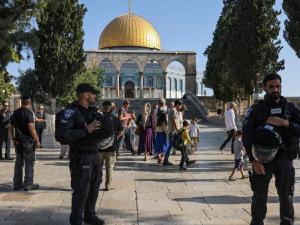 المصادقة على قانون "الأبارتهايد" العنصري الذي أسقط حكومة لابيــد