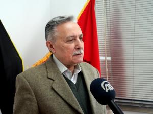 أبو ليلى: كيري كمن يقاوم السرطان بخفض درجة الحرارة