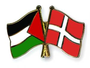 علم فلسطين وعلم الدنمارك