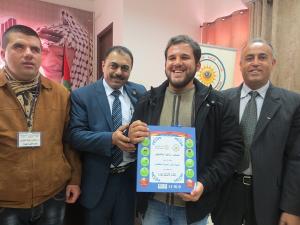 بنك القدس يقدم دعمه لملتقى البصيرة للمكفوفين لتعلم لغة بريل