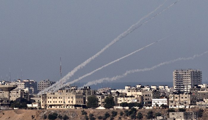 الاحتلال يقصف عدة مواقع في قطاع غزة