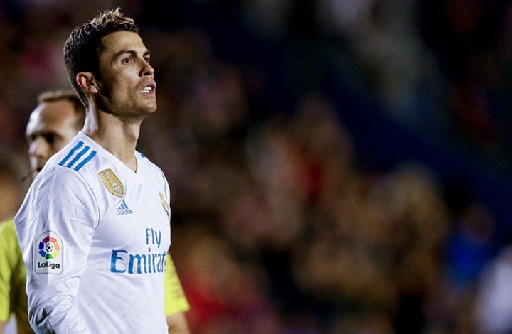 إدارة ريال مدريد وزيدان يغضبان رونالدو