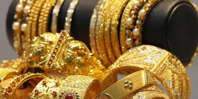 الذهب يصعد مع هبوط الدولار