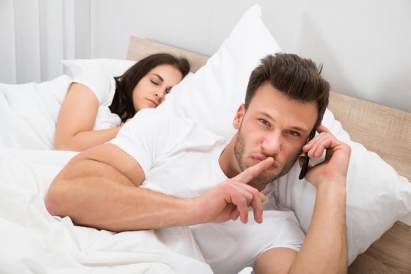 أردنية تكتشف خيانة زوجها من التلفزيون