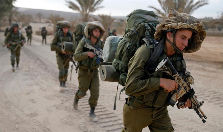 جنرال إسرائيلي: حماس لم ترفع الراية البيضاء وتستعد لاختطاف جندي