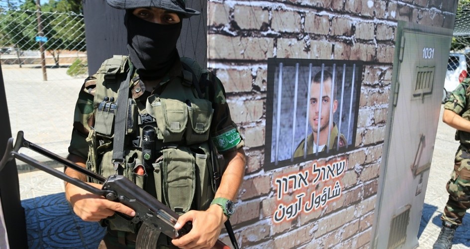 والدة الجندي شاؤول: ابني اختطف في غزة وهو على قيد الحياة