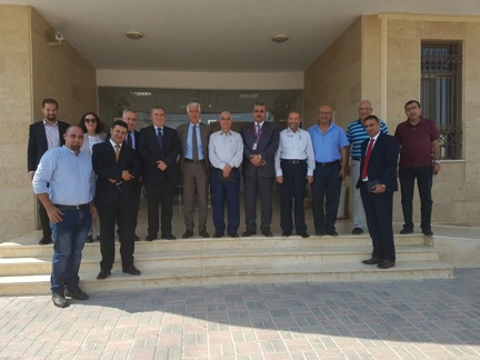 بنك فلسطين يزور منطقة أريحا الصناعية الزراعية ويناقش احتياجات المشاريع والمصانع العاملة فيها