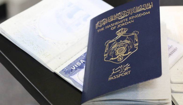للأردنيين في فلسطين.. شروط لتجديد جوازات سفرهم الدائمة