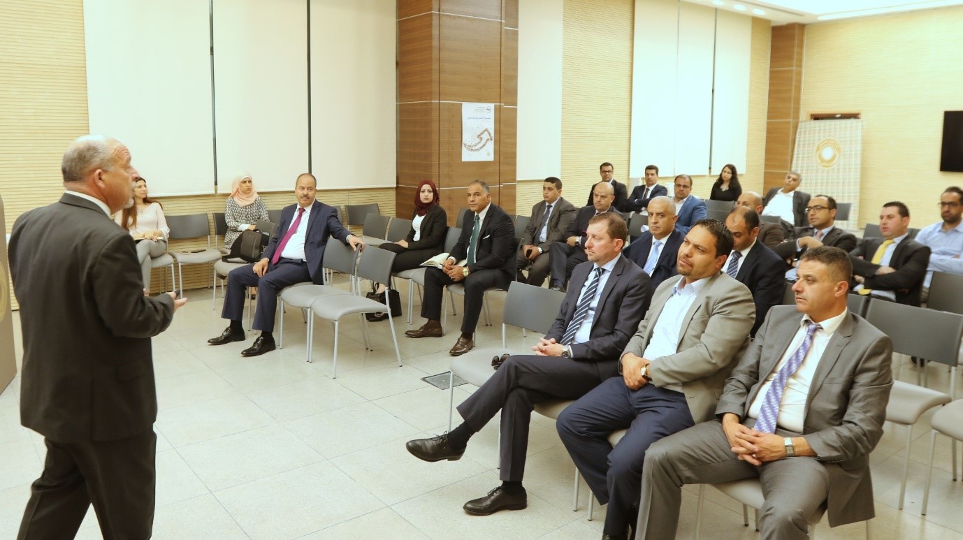سلطة النقد وجمعية البنوك واتحاد المطورين العقاريين يبحثون آليات تمكين قطاع المهنيين والحرفيين من الحصول على تسهيلات عقارية