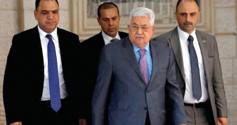 الرئيس عباس يغادر المستشفى ويعود للعمل غداً