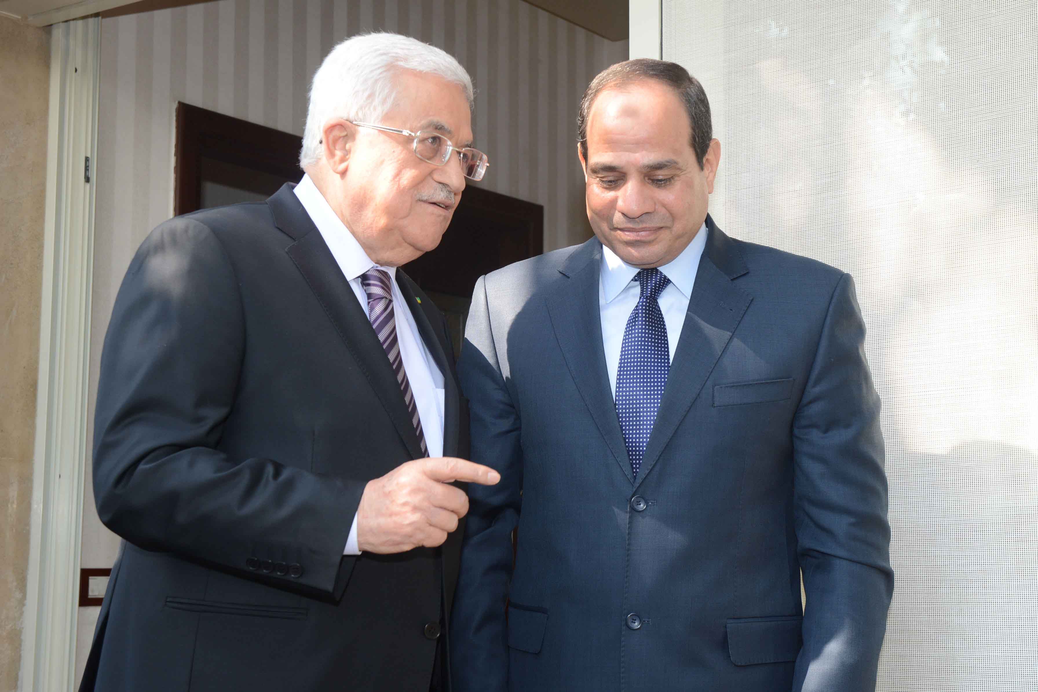 عباس للسيسي: مصر أول الداعمين لشعبنا