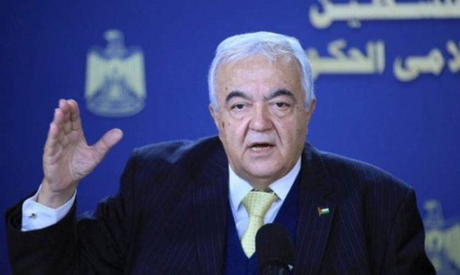 أبو شهلا يتحدث عن إمكانية دمج الضمان والتقاعد وأسباب استقالة حرزالله