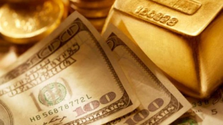 قوة الدولار تخفض أسعار الذهب