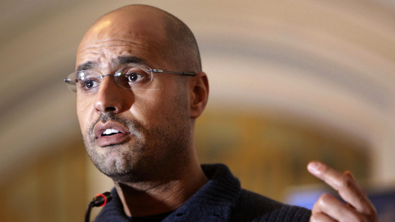 التايمز: نجل القذافي يستعد لـ"رئاسة ليبيا".. وهذه فرص فوزه
