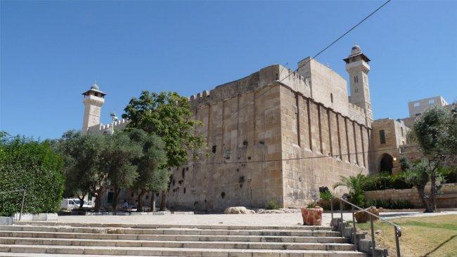 منع رفع الأذان في الحرم الإبراهيمي 47 وقتا
