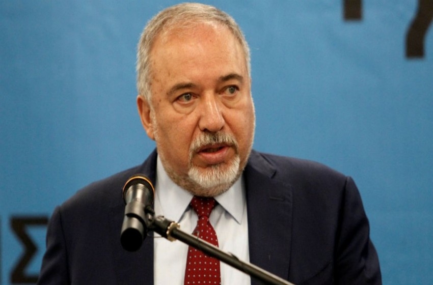 ليبرمان يهاجم أسرى حماس بعد نيتهم الإضراب عن الطعام.. ماذا قال؟