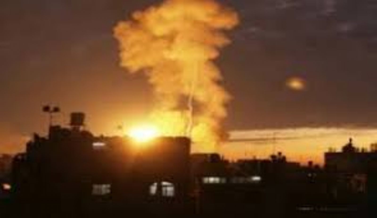طائرات الاحتلال تشن سلسلة غارات على قطاع غزة