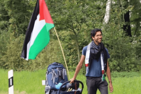 الرئيس يمنح المتضامن السويدي الجنسية الفلسطينية